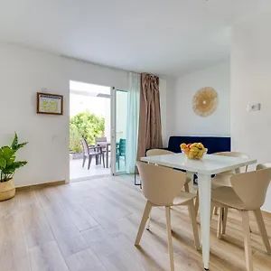 moderno-apartamento-con-piscina-en-corralejo.in-canary-islands.com/